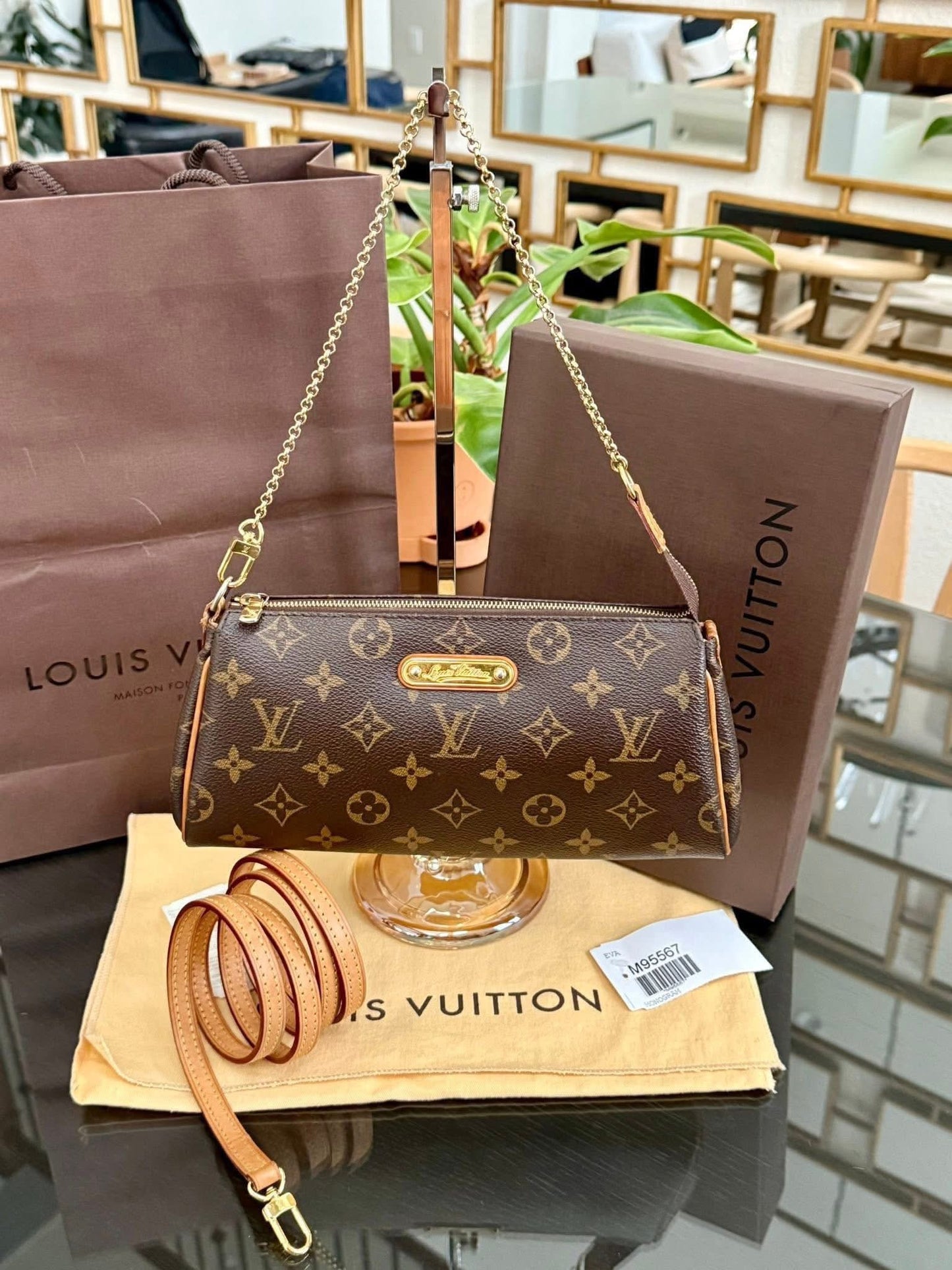 Eva Clutch in Monogram with Dustbag, Box and Paper bag 🗓️ Year: 2014