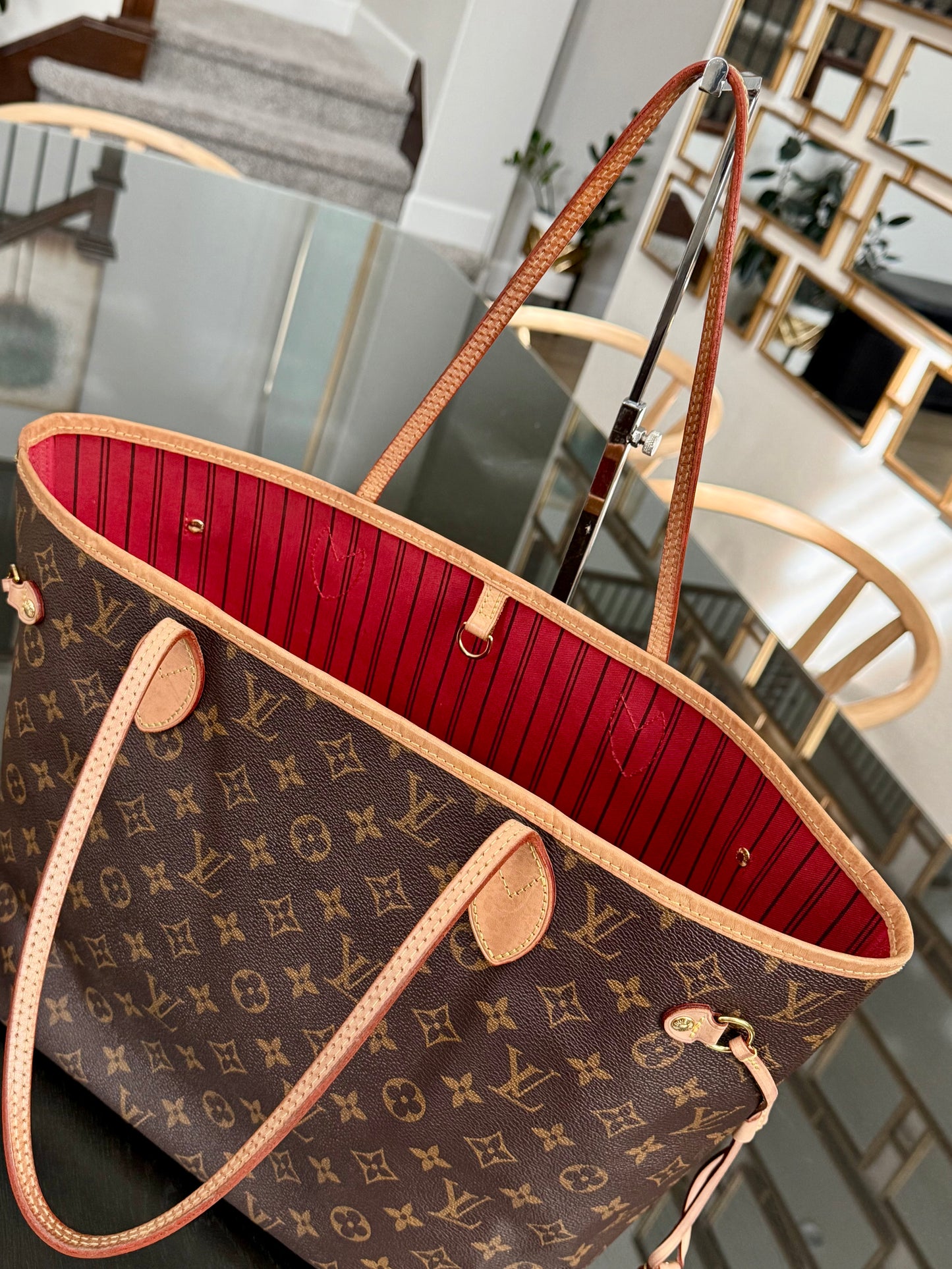 Neverfull MM Monogram in Cerise interior with Dustbag and Insert Organizer 📅 Year: 2020