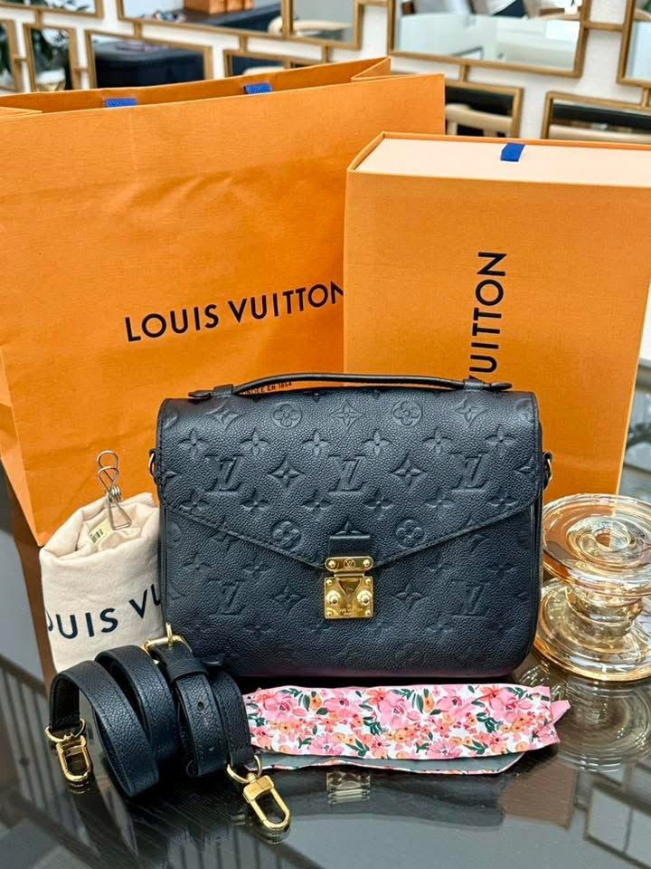 Pochette Metis Emptiente Noir with Box, Dustbag, Insert Organizer, Box and Paper bag -Microchip & Authenticed