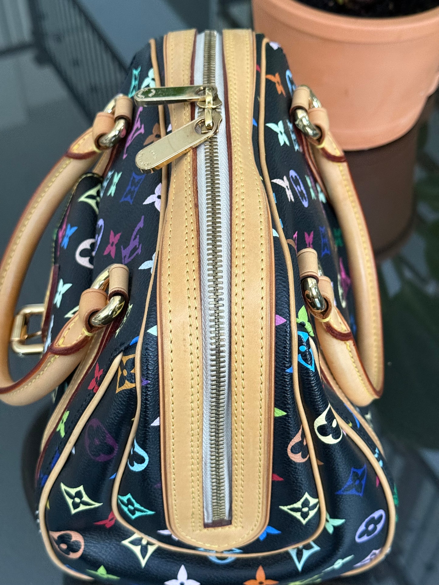 Multicolor Priscilla with Dustbag🌺📅 Year: 2008