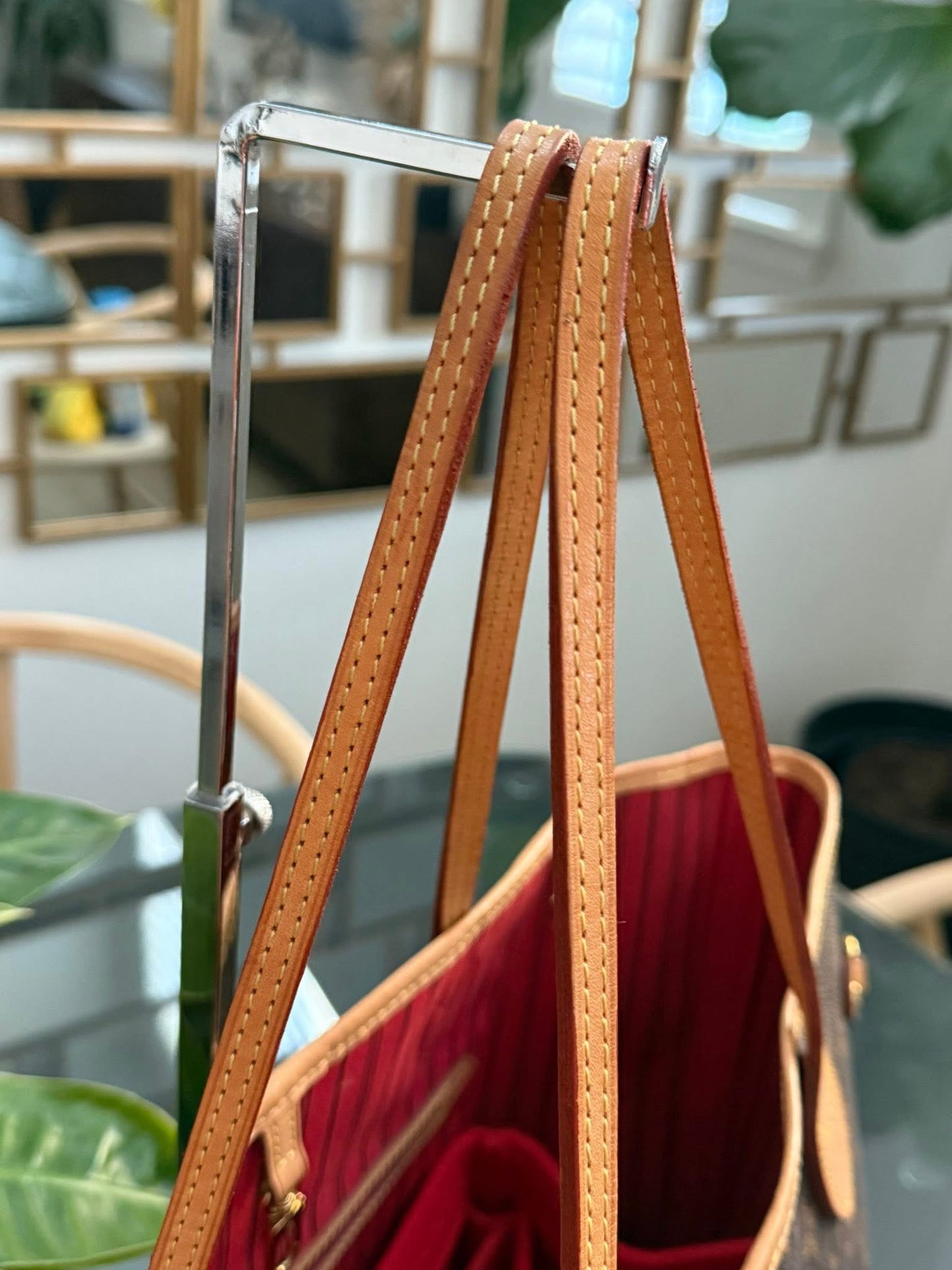 Neverfull MM Monogram in Cerise interior with Dustbag and Insert Organizer 🌺 📅 Year: 2018