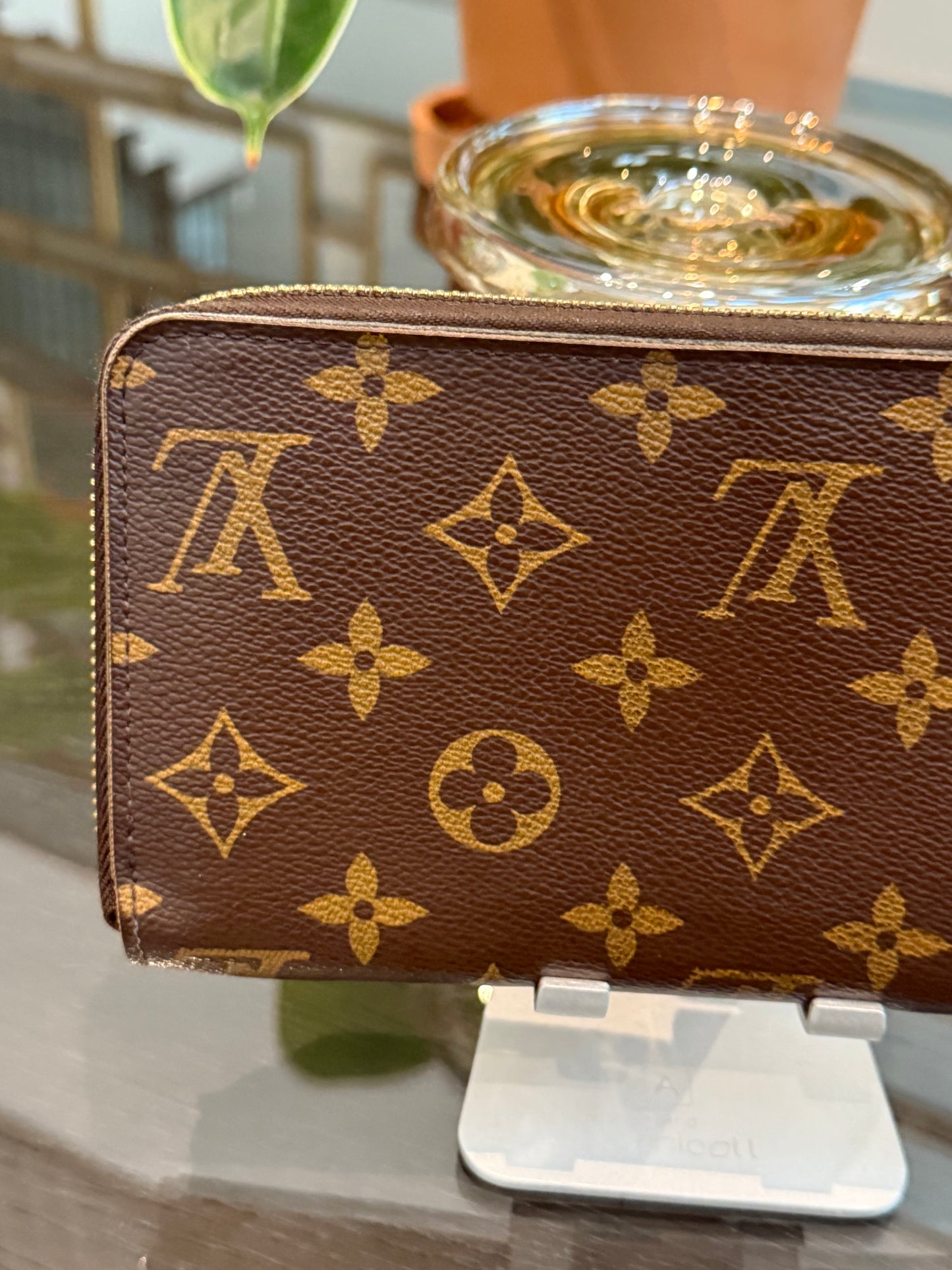 Zippy Long Wallet in Monogram with Dustbag 🗓️ Year: 2014