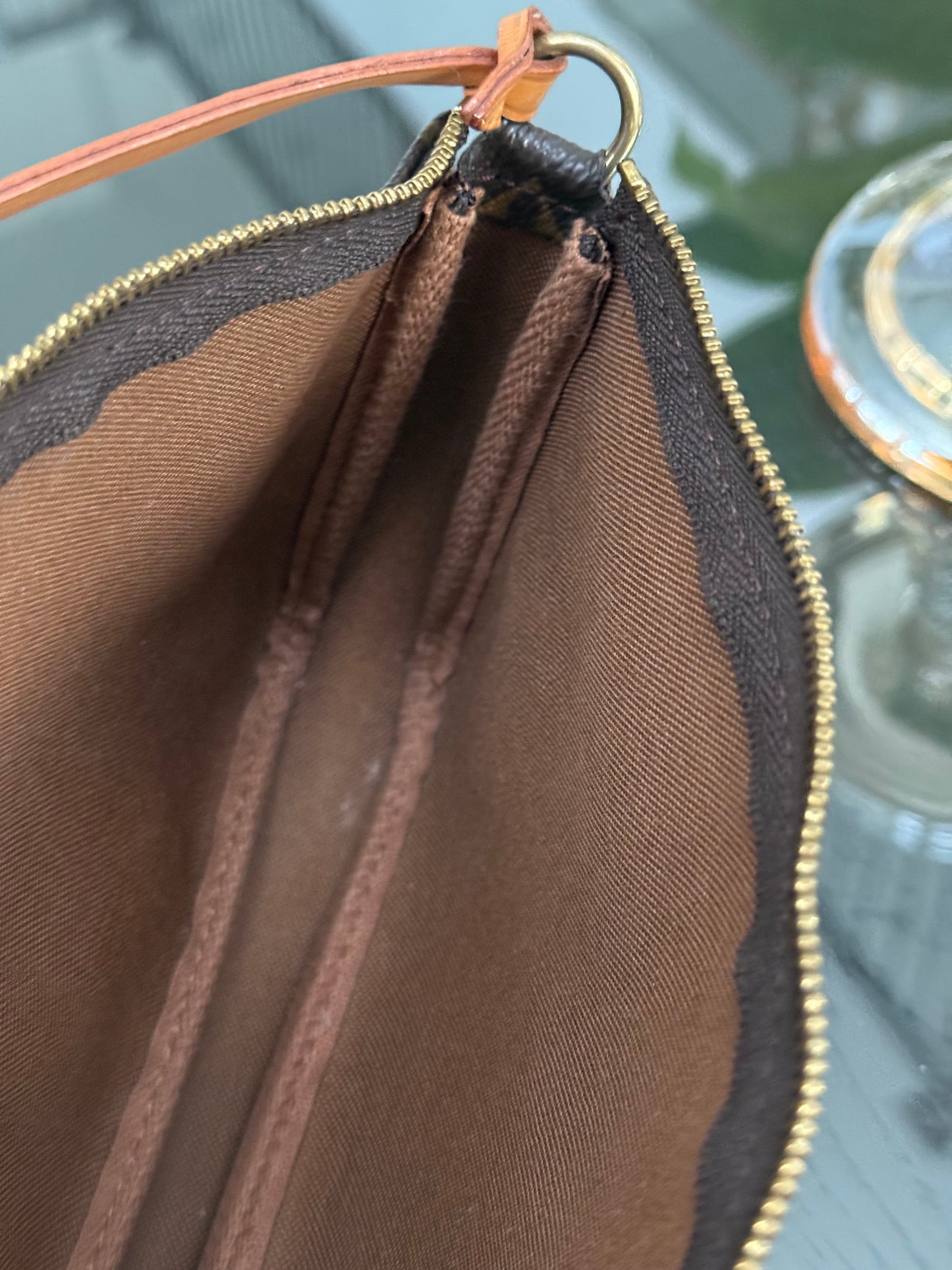 Pochette Accessories - 📅 Year: 2000