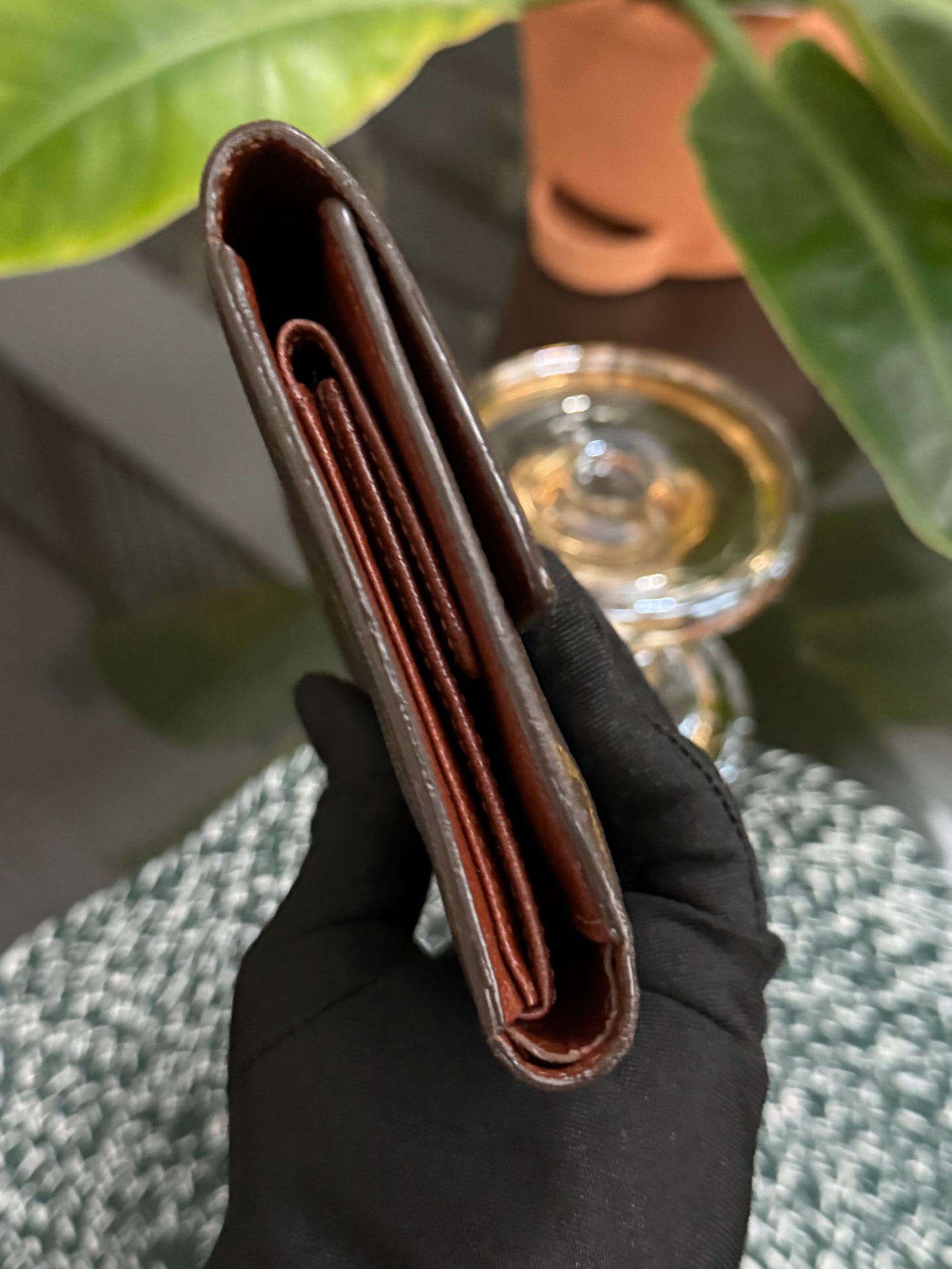 Etui Wallet Passport Holder in Monogram with 6 Cardholders 🗓️ Year: 1999