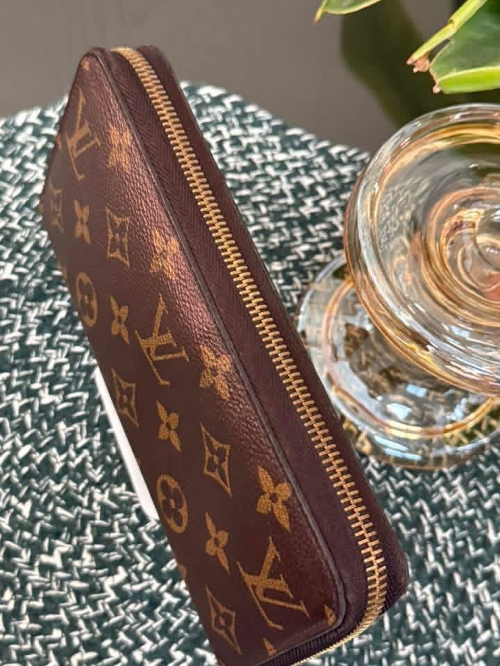 Monogram Zippy Long Wallet 🗓️ Year: 2018