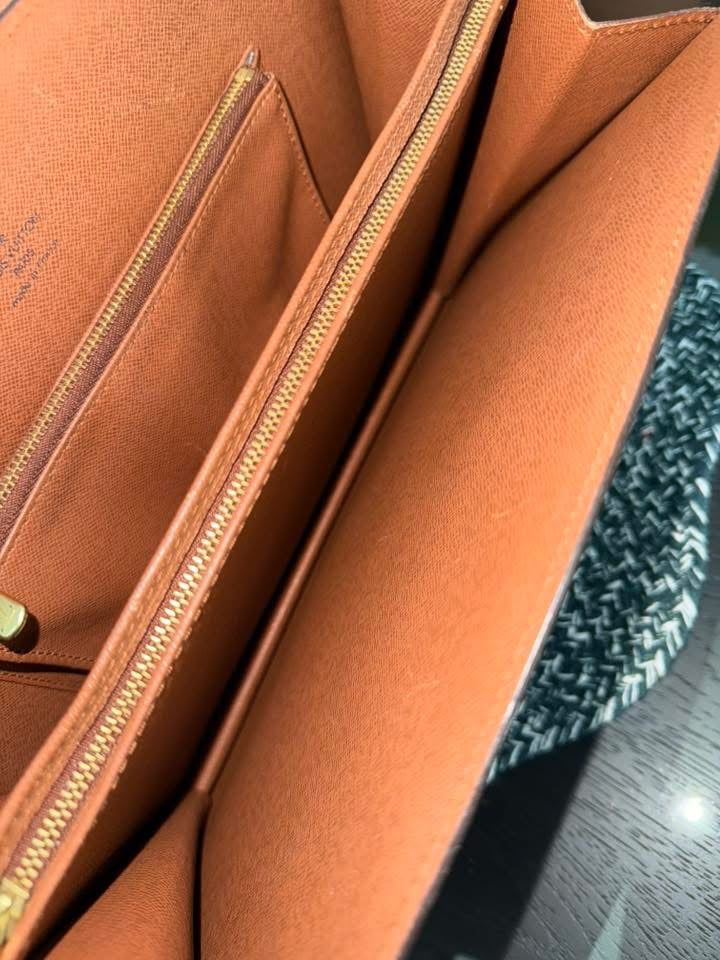 Courcelles Shoulder/ Crossbody bag 📅 Year: 1997