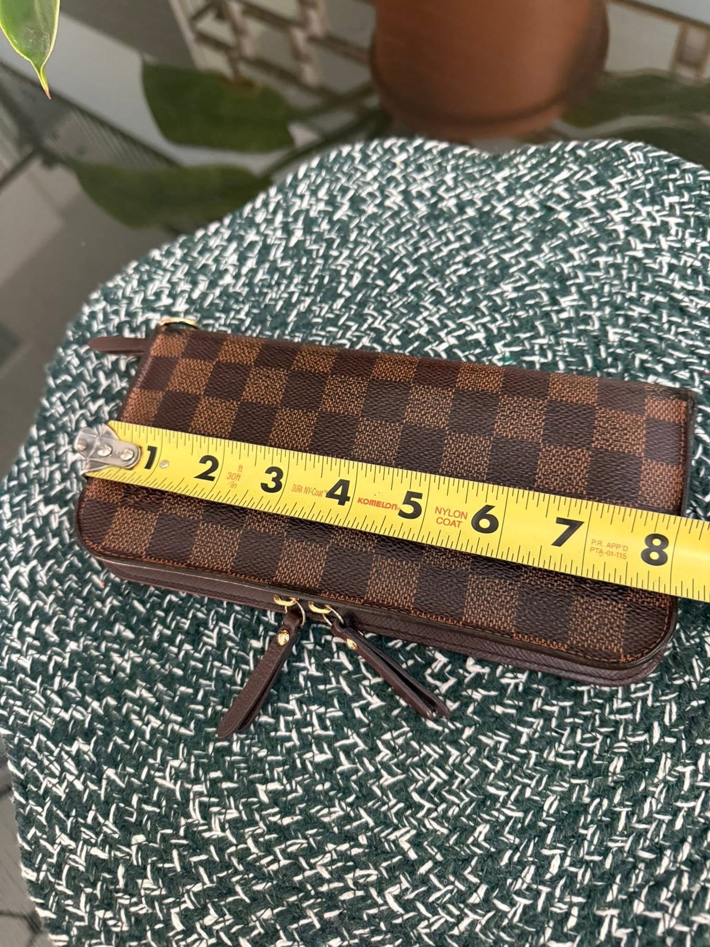 Insolite Wallet in De 🗓️ Year: 2010