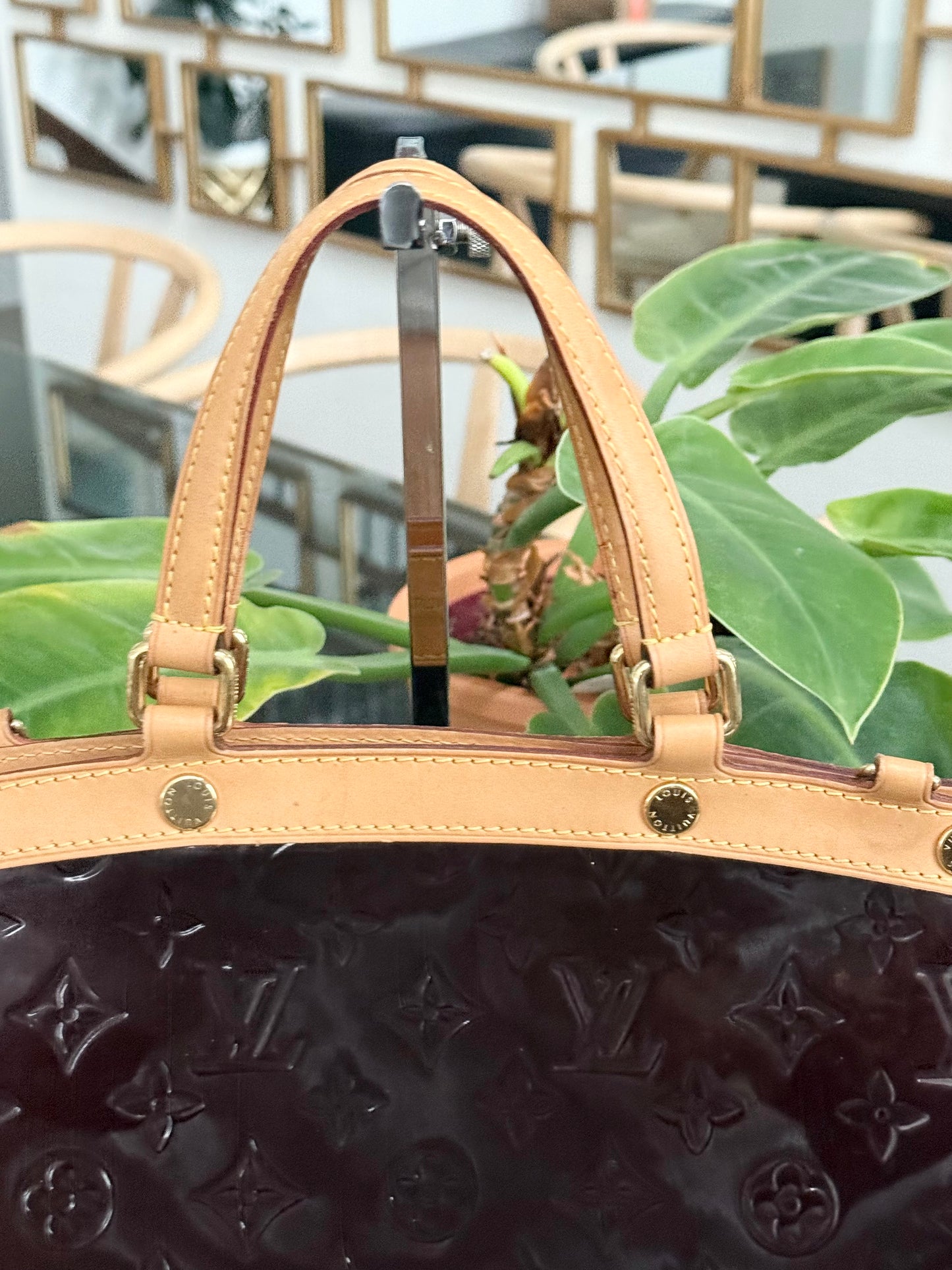 Vernis Brea MM Amarante with Original Strap , Dustbag and Insert Organizer 🗓️ Year: 2013