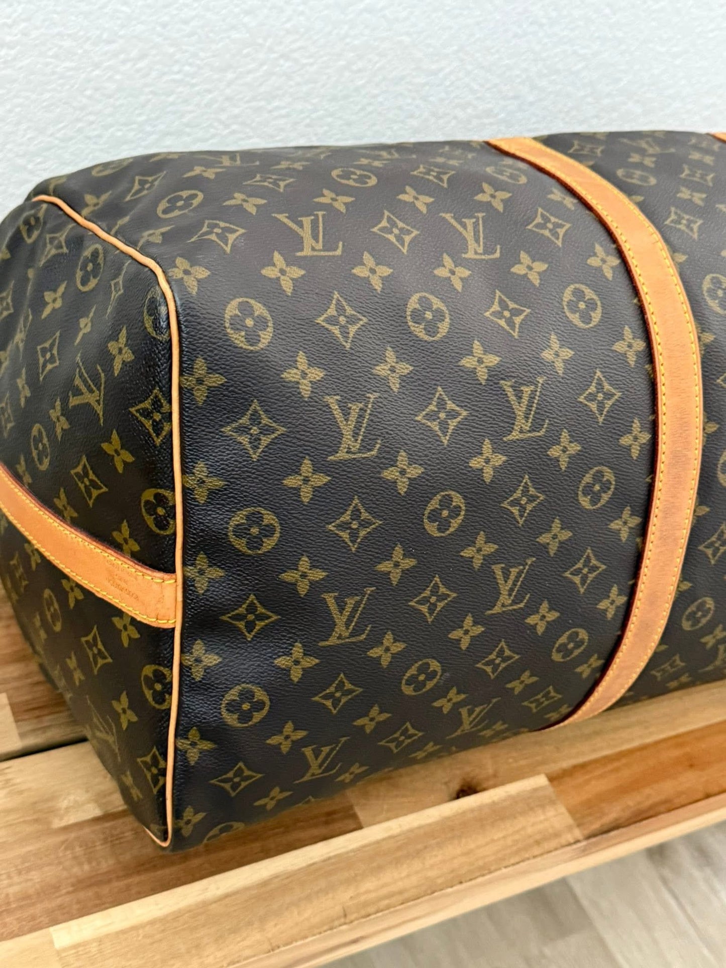 Keepall 60 Bandoulier with Original Strap, Luggage Tag and Poignet 📅 Year: 1991