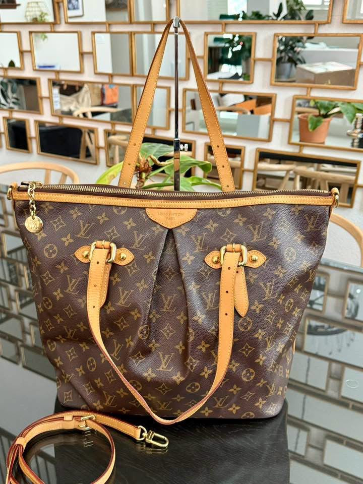 Palermo GM with Original Strap. Dustbag and Insert Organizer 🌺
Year: 2009