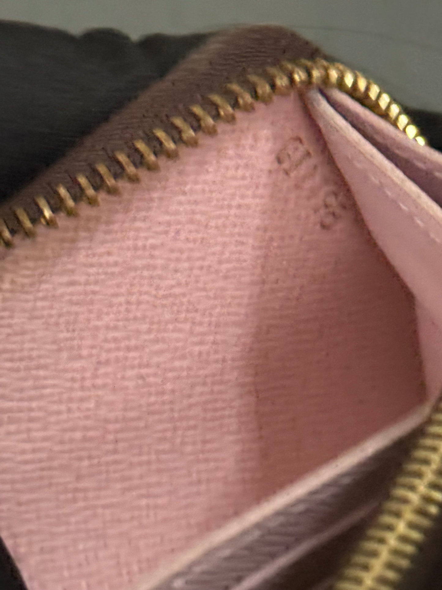 Clemence Wallet DE in Rose Ballerine with Dustbag 🗓️ Year 2018