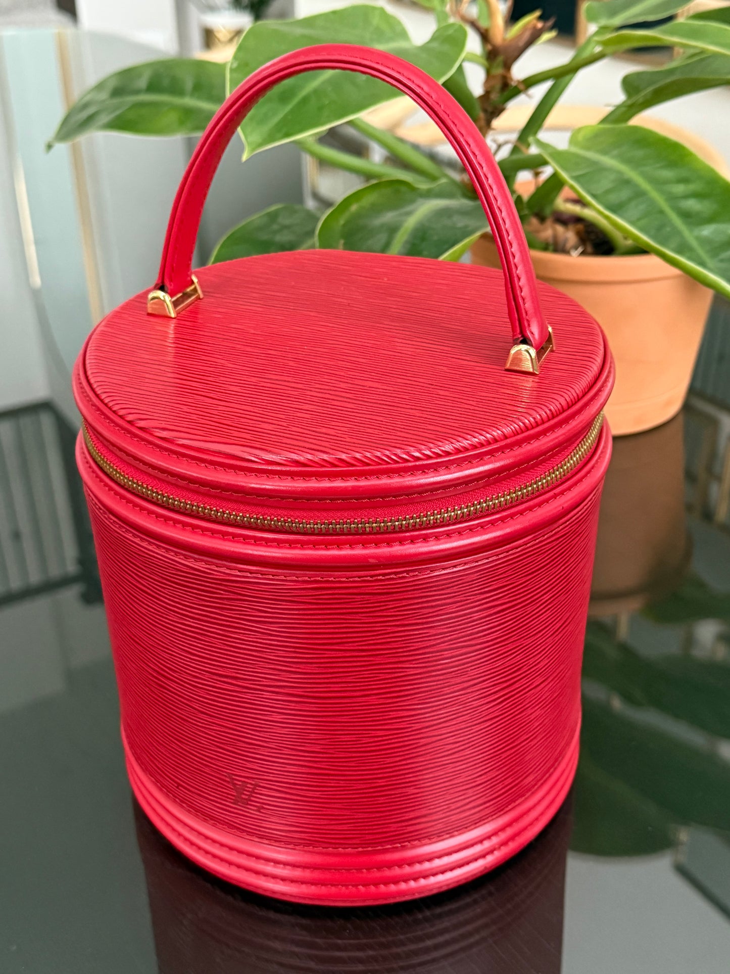 Epi Cannes with Lock No key-🗓️ Year: 2000