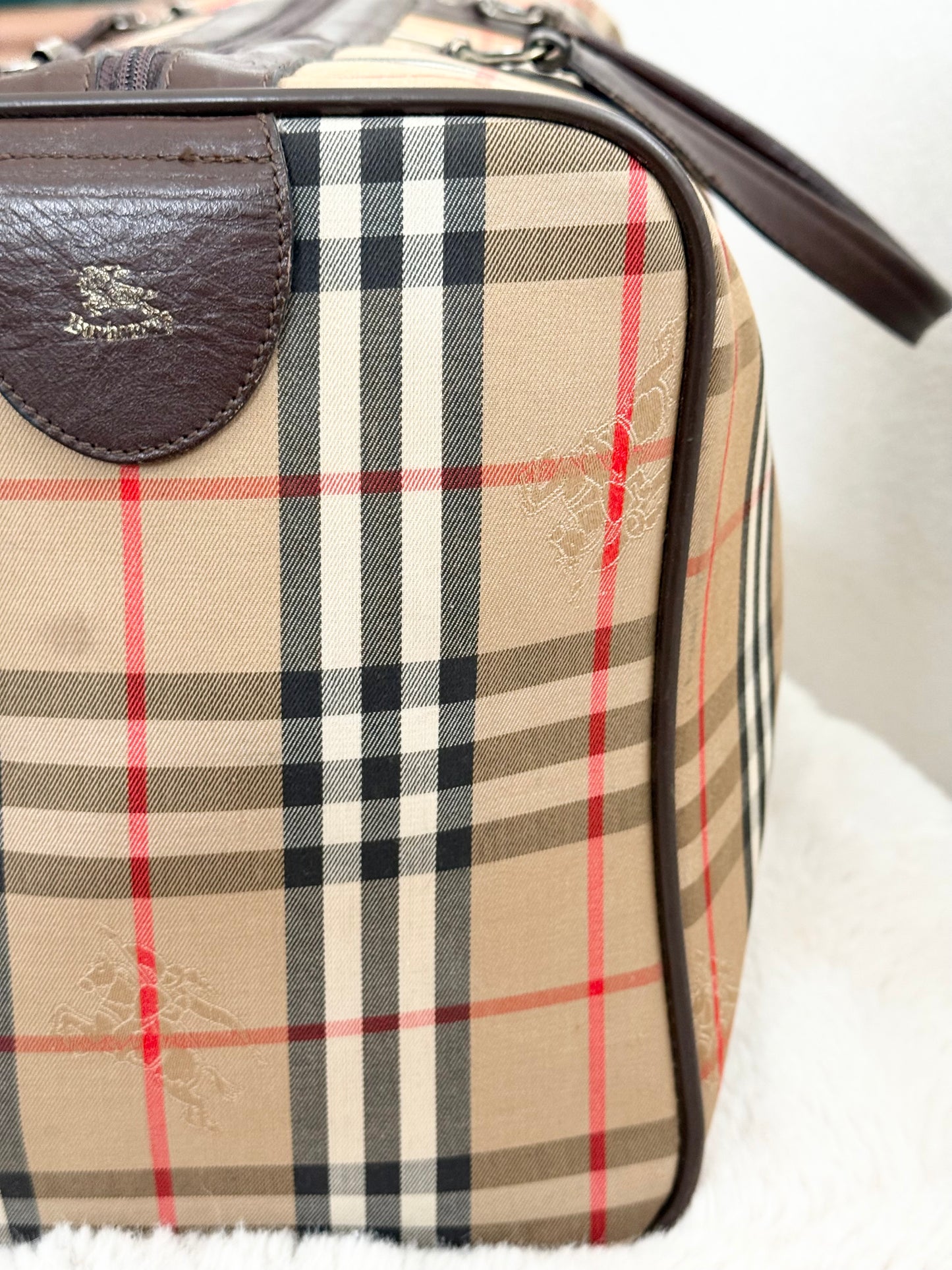 Burberry Duffle/ Travel Bag 📅