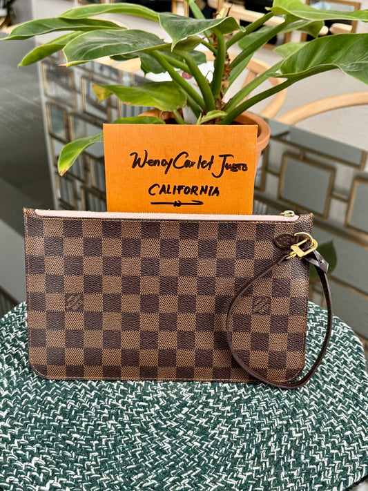 Neverfull MM/GM Pouch in De Rose Ballerine 🗓️ Year: 2016