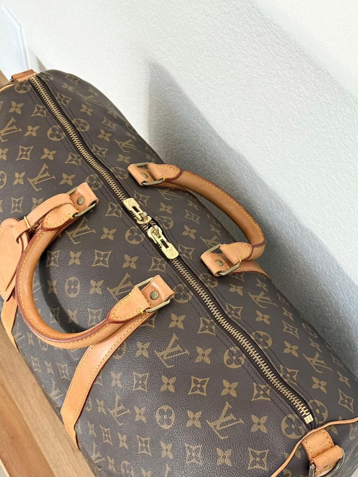 Keepall 50 Bandoulier with Original Strap, Luggage tag and Poignet  📅 Year: 1990