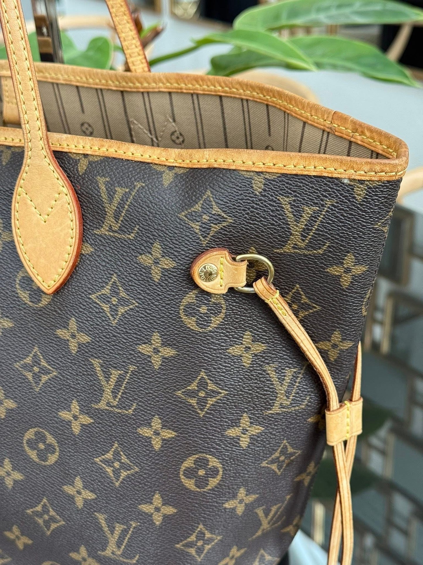 Neverfull MM in Monogram with Dustbag 📅 Year: 2007