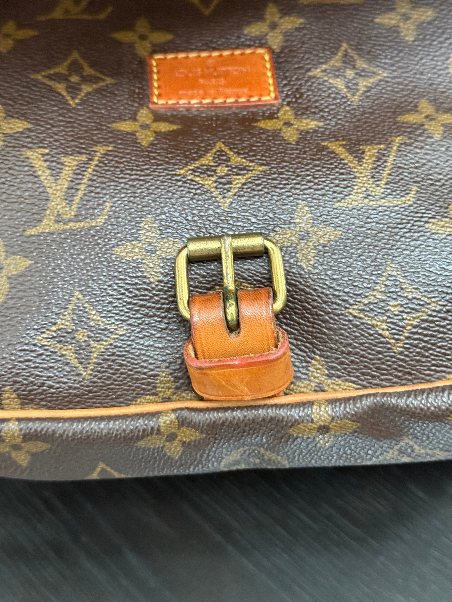 Saumur 30 Crossbody -🗓️ Year: 1992