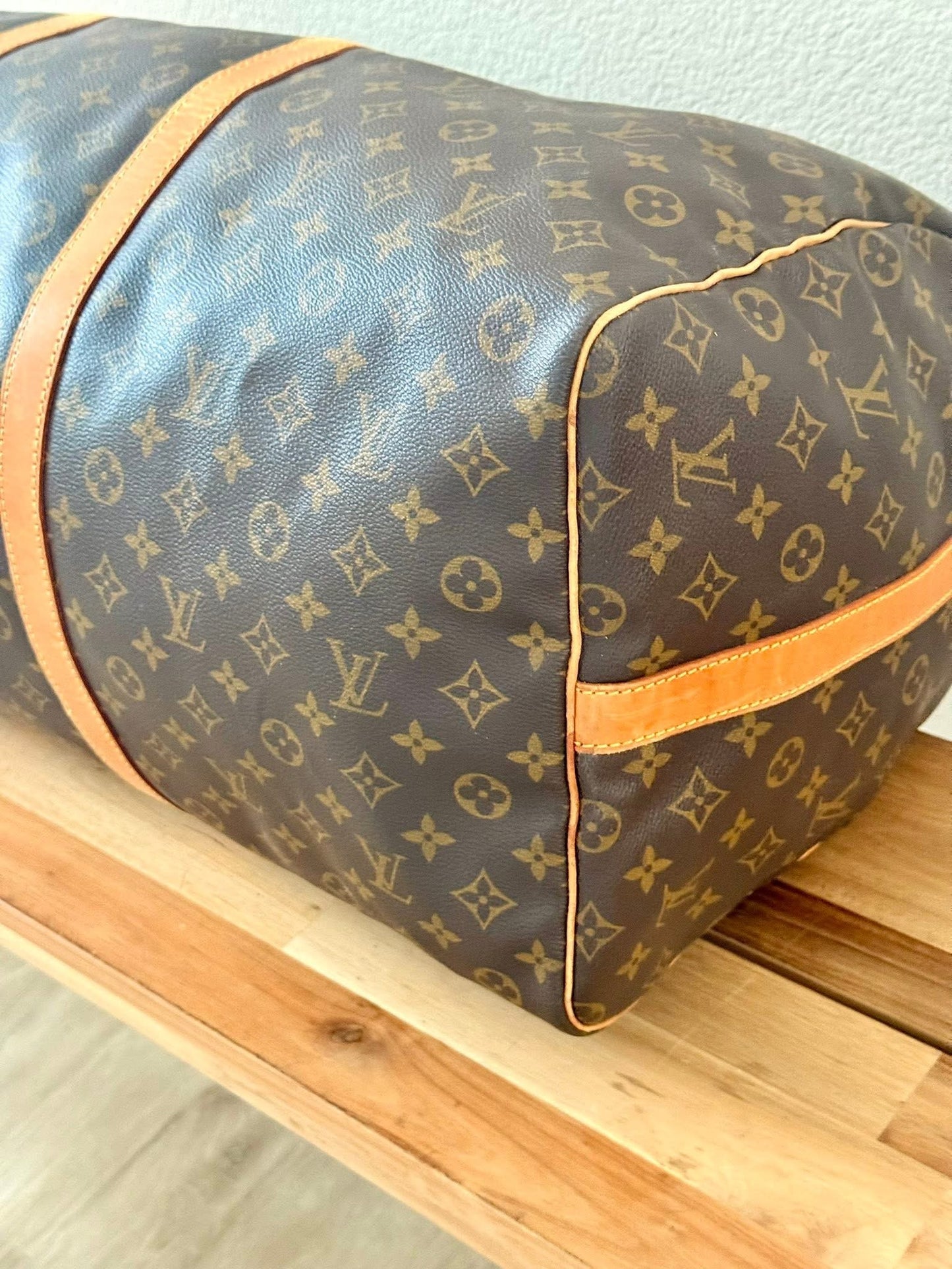 Keepall 60 Bandoulier with Original Strap, Luggage Tag and Poignet 📅 Year: 1994