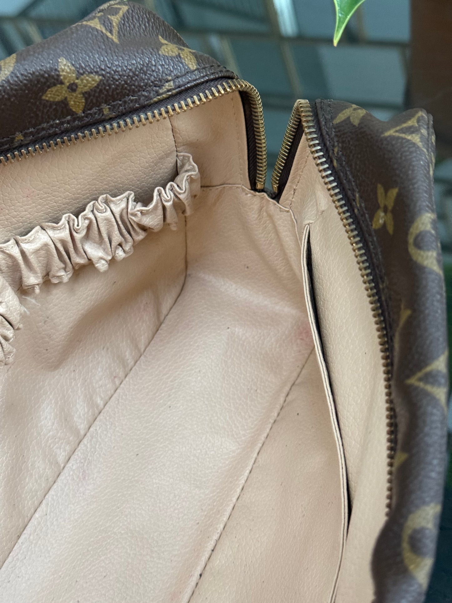 Trousse 28 📅 Year: 1987