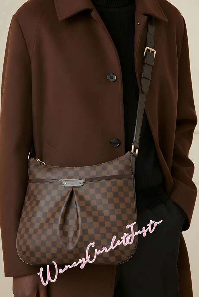 Bloomsbury GM Crossbody -🗓️ Year: 2009