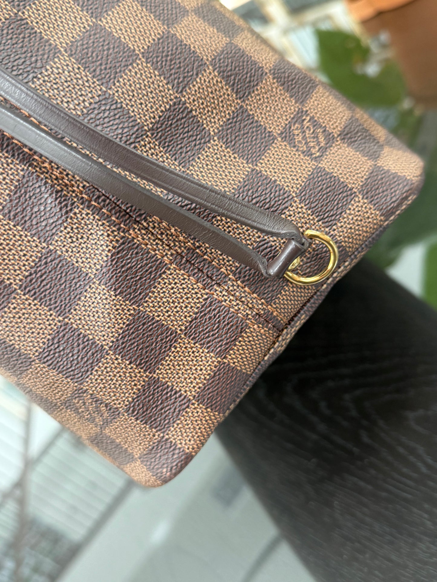 Neverfull MM in Rose Ballerine interior with Dustbag - Microchip