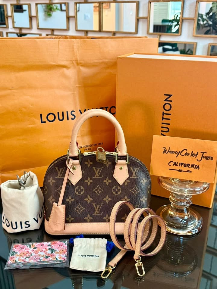 Alma BB in Monogram with Lock 🔐 key, Original Strap, Box, Dustbag and Non branded Twilly 🗓️ Year: 2019